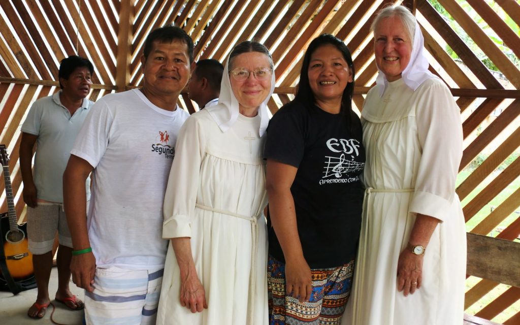 Amazonas Versöhnung mit Indianern im Amazonas