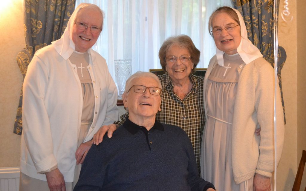 Besuch von Überlebenden in Jesus' Return, GB Besuch von Überlebenden in Jesus' Return, GB